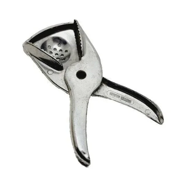 Irvin Ware Kitchen Vtg Irvin Ware Hand Held Citrus Squeezer